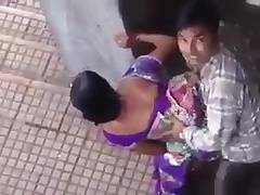 Cuplu Indian Sexy Surprins în Loc Public