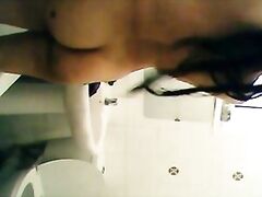 Chica India con Lentes Tocada por su Novio Travieso