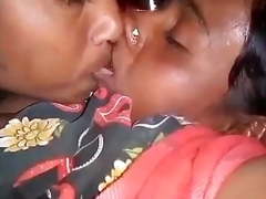 Bibi India Seksi dalam Saree Tradisional